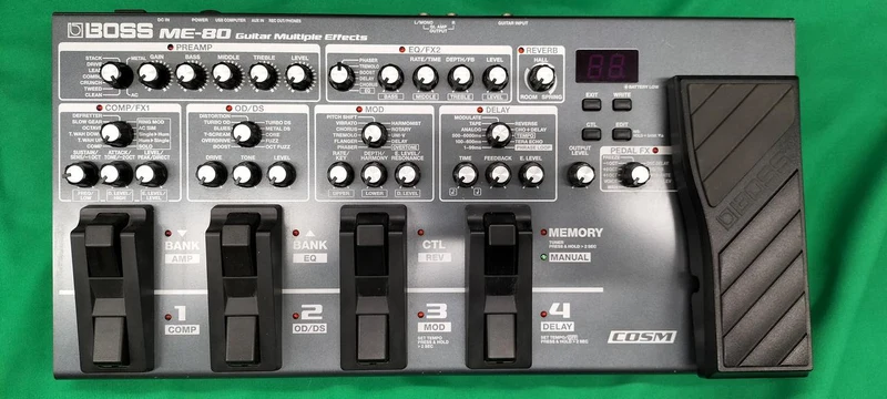 BOSS Multi-Effektpedal ME-80