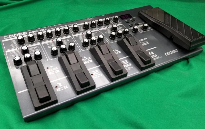 BOSS Multi-Effektpedal ME-80