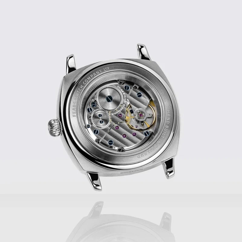 Brunswick "Polar White II" 38mm - White on Bracelet