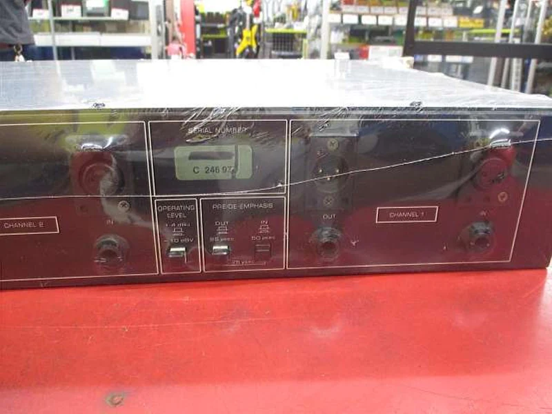 BEHRINGER Multiband-Kompressor MDX8000 COMBINATOR