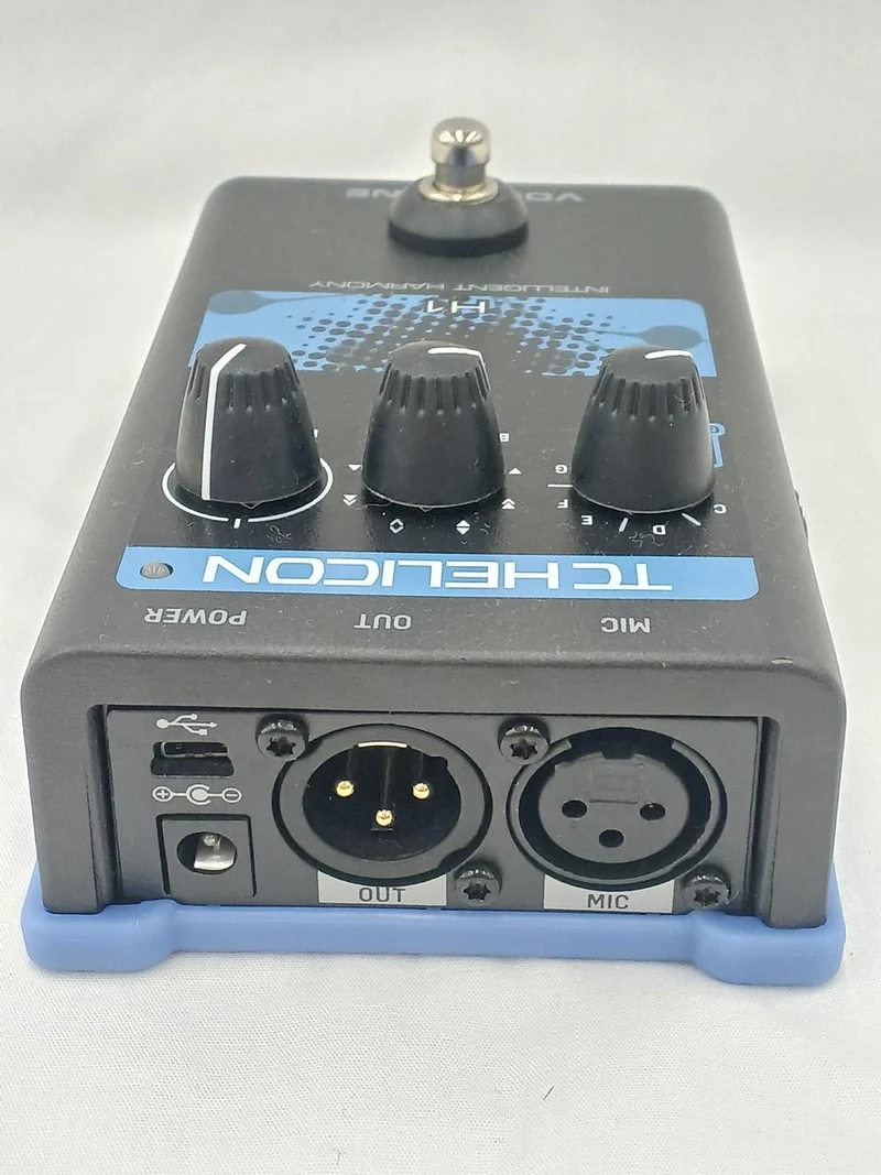 TC HELICON Vocal Effects Pedal VOICETONE H1
