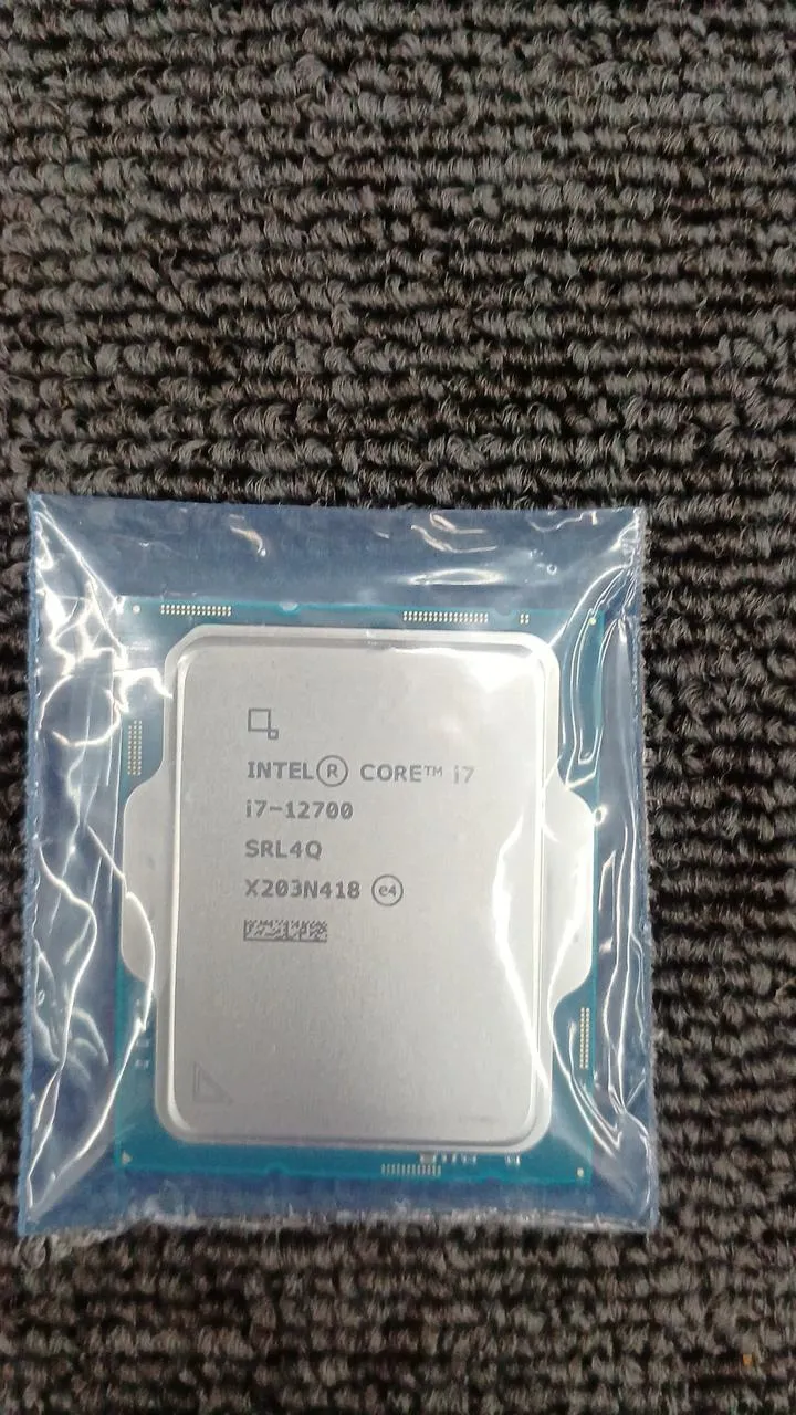 Intel Core i7-12700 CPU