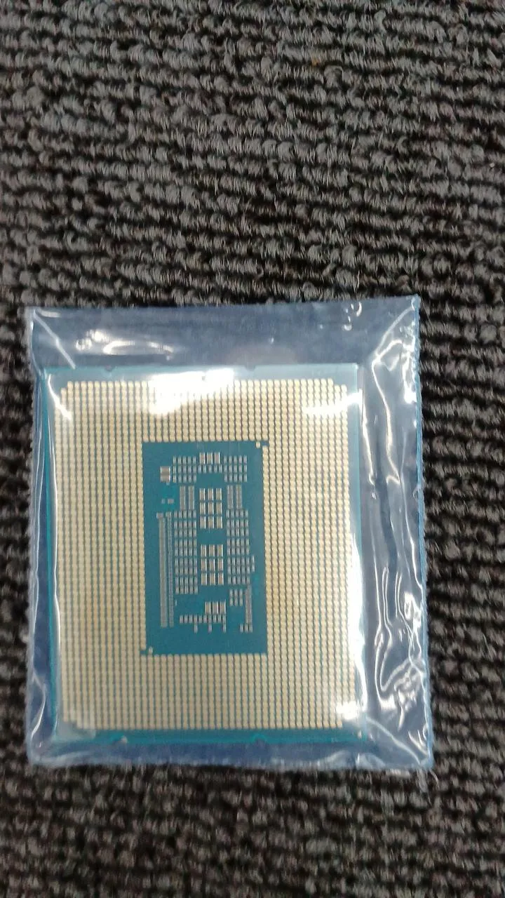 Intel Core i7-12700 CPU