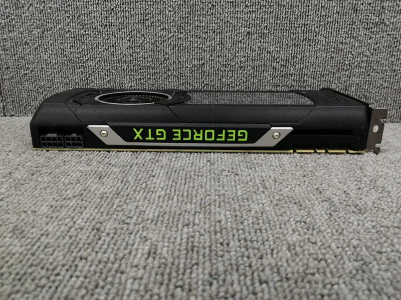 [SCHROTT] TITAN-Grafikkarte: GEFORCE GTX TITAN X
