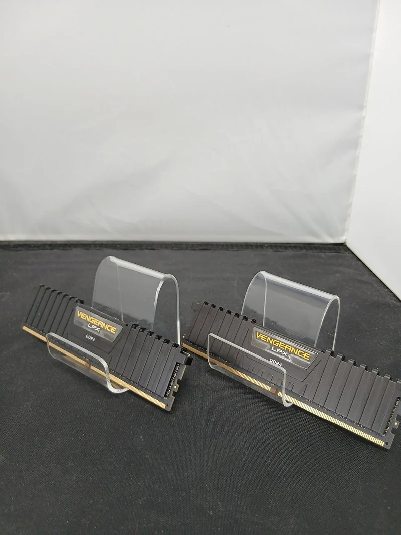 CORSAIR DDR4-Speicher CMK16GX4M2A2666C16