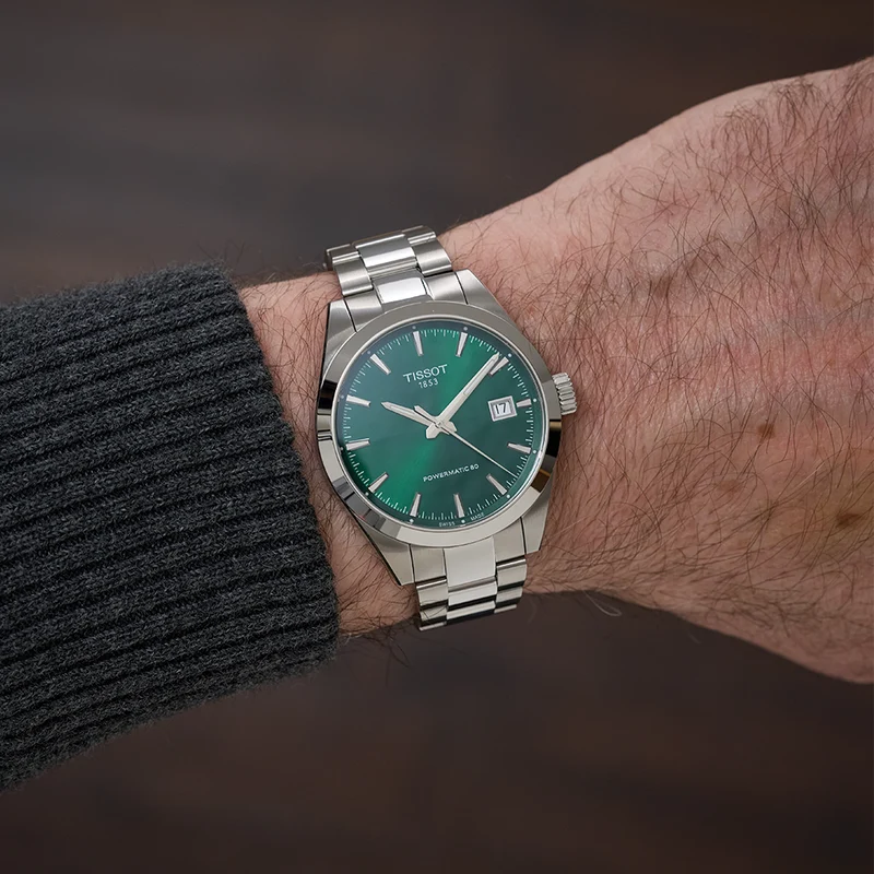 Gentleman 38mm - Green on Bracelet