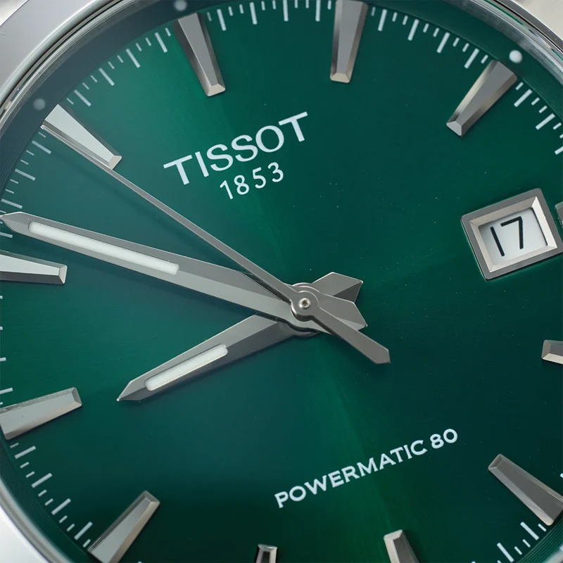 Gentleman 38mm - Green on Bracelet