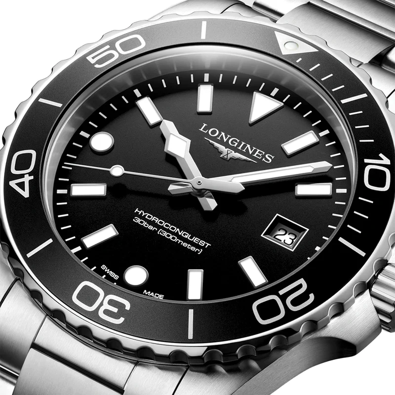 HydroConquest Quartz 42mm - Black on Bracelet