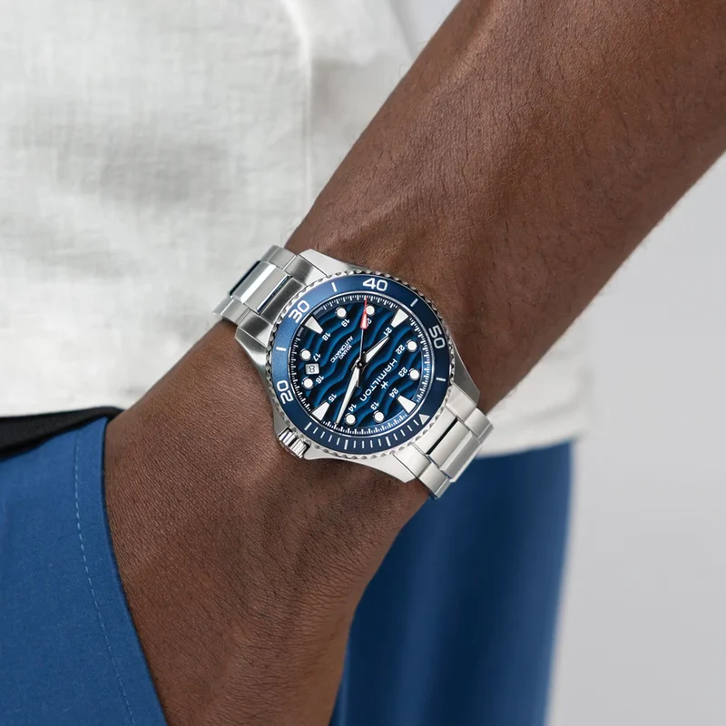 Khaki Navy Scuba Auto 40mm - Blue on Bracelet