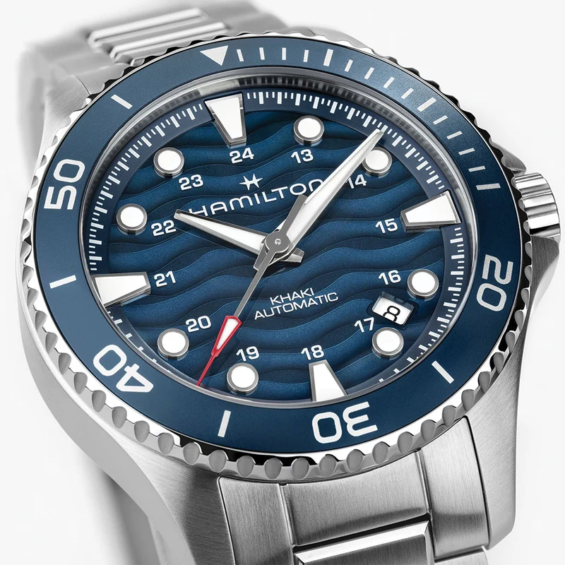 Khaki Navy Scuba Auto 40mm - Blue on Bracelet