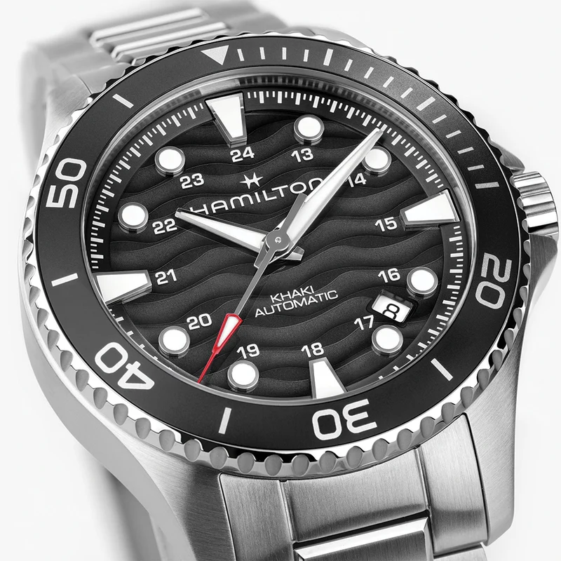 Khaki Navy Scuba Auto 40mm - Black on Bracelet