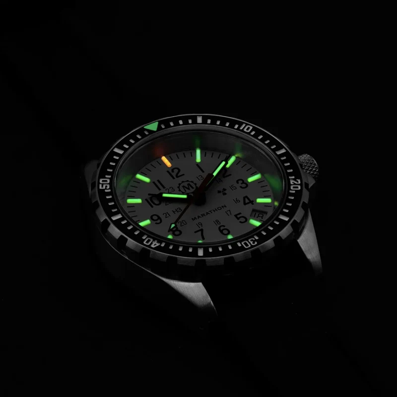 MSAR® Arctic Edition Diver's Quartz Type II 36mm - White on Bracelet