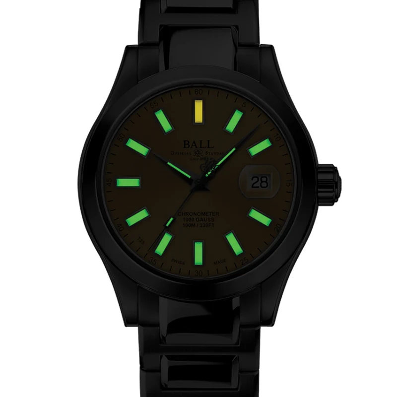 Engineer III Marvelight Chronometer 40mm - Gold on Bracelet