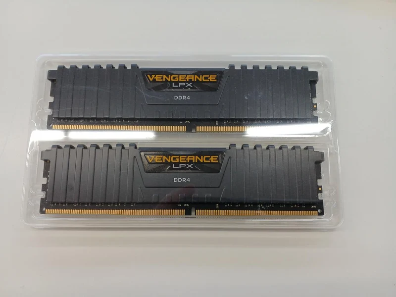 CORSAIR Desktop-Speicher (DDR4/3200) CMK32GX4M2E3200C16
