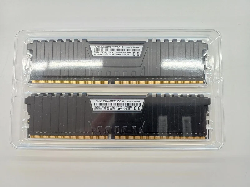 CORSAIR Desktop-Speicher (DDR4/3200) CMK32GX4M2E3200C16