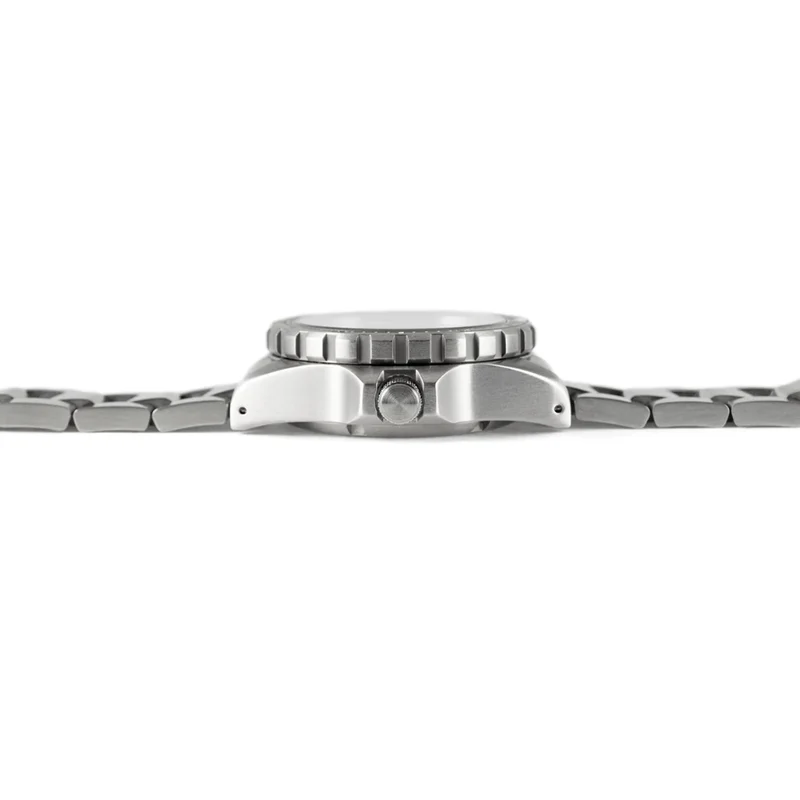 JSAR® Red Maple MaraGlo Diver's Quartz Type II 46mm - Black on Bracelet