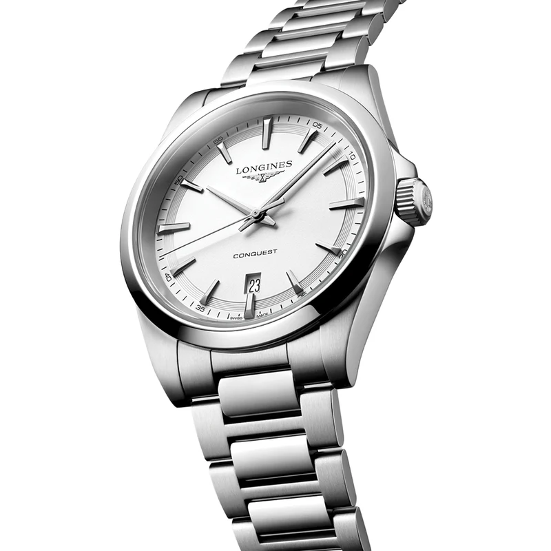 Conquest Quartz 41mm - White on Bracelet