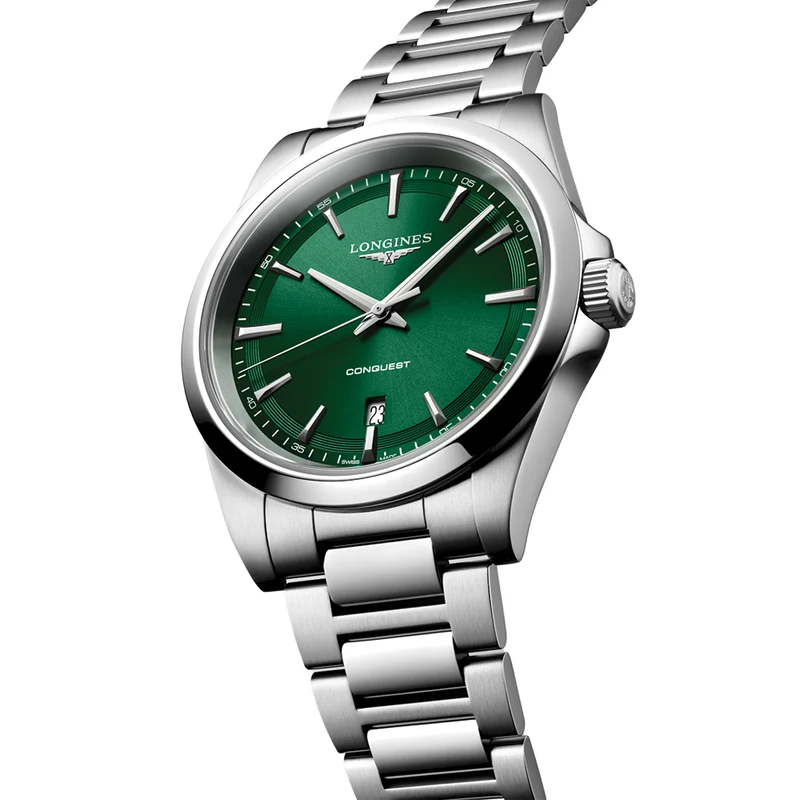 Conquest Quartz 41mm - Green on Bracelet