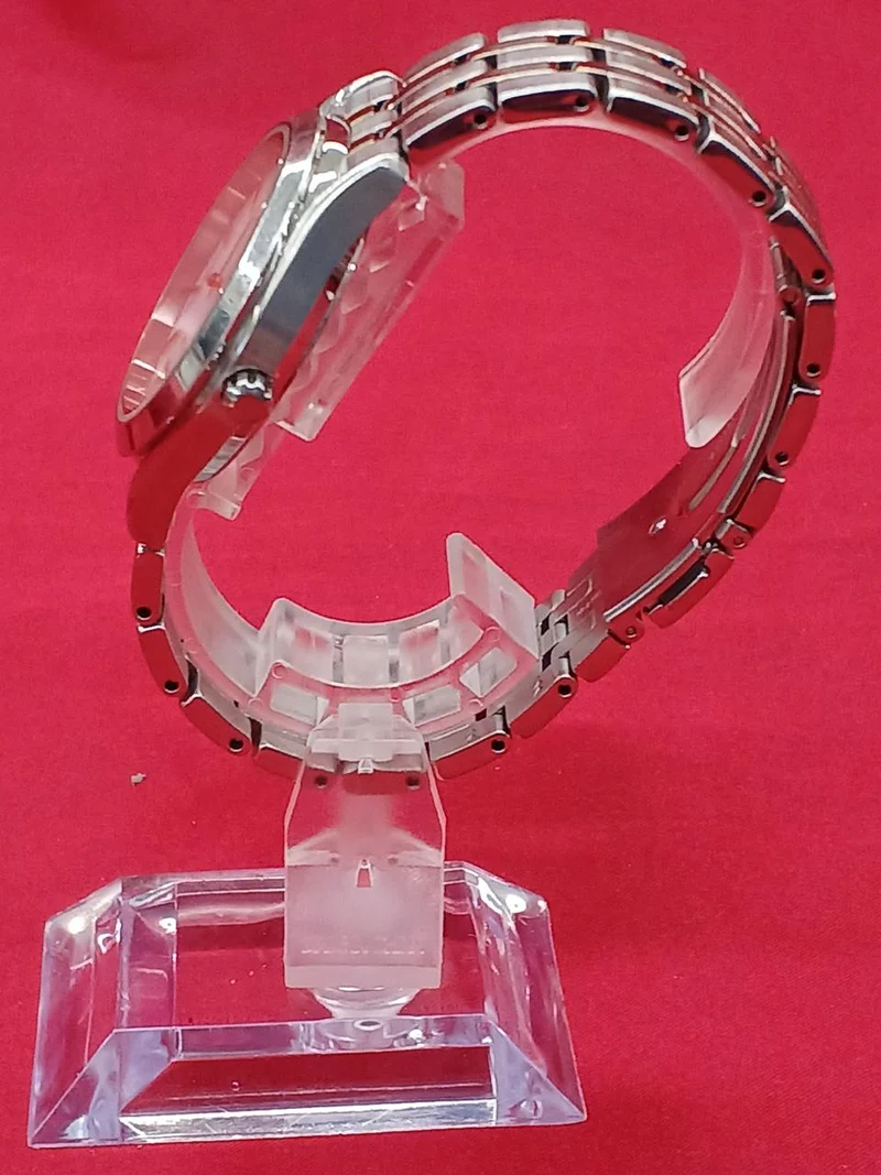 [SCHROTT] SEIKO Quarz-Analog-Armbanduhr V158-0BA0