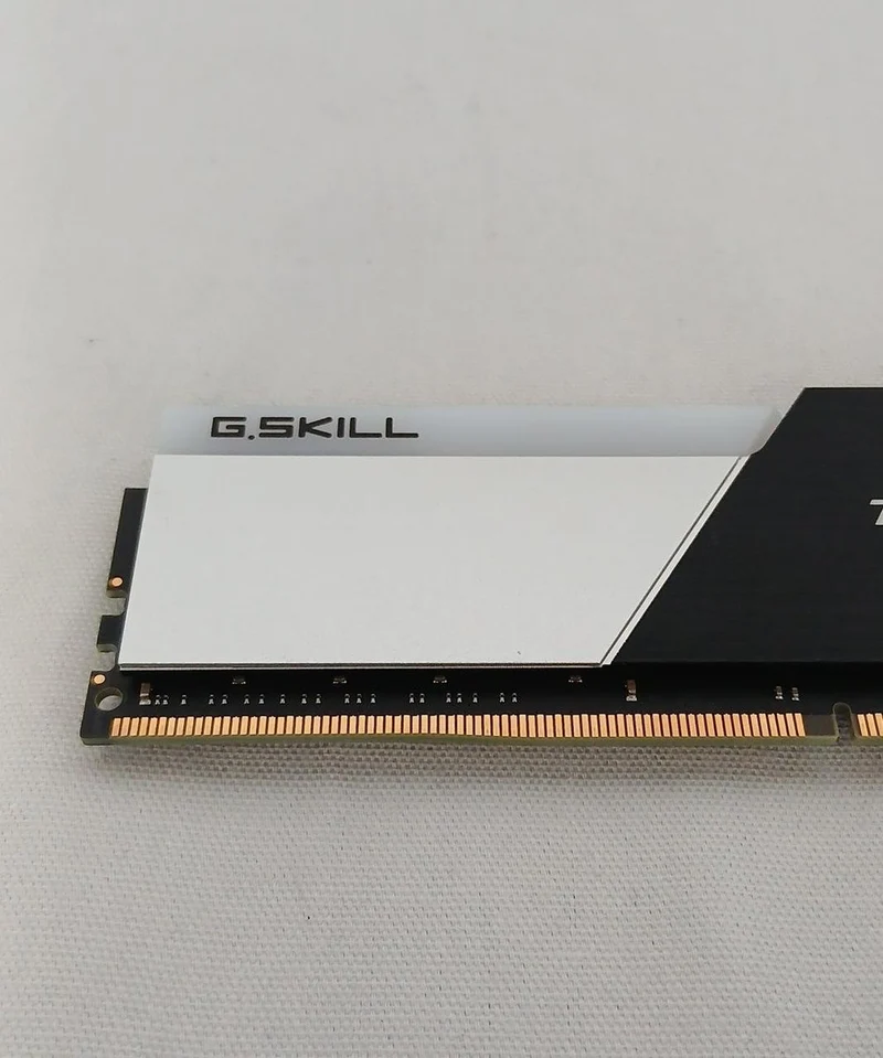 G.SKILL Desktop-Speicher F4-3200C16D-32GTZN