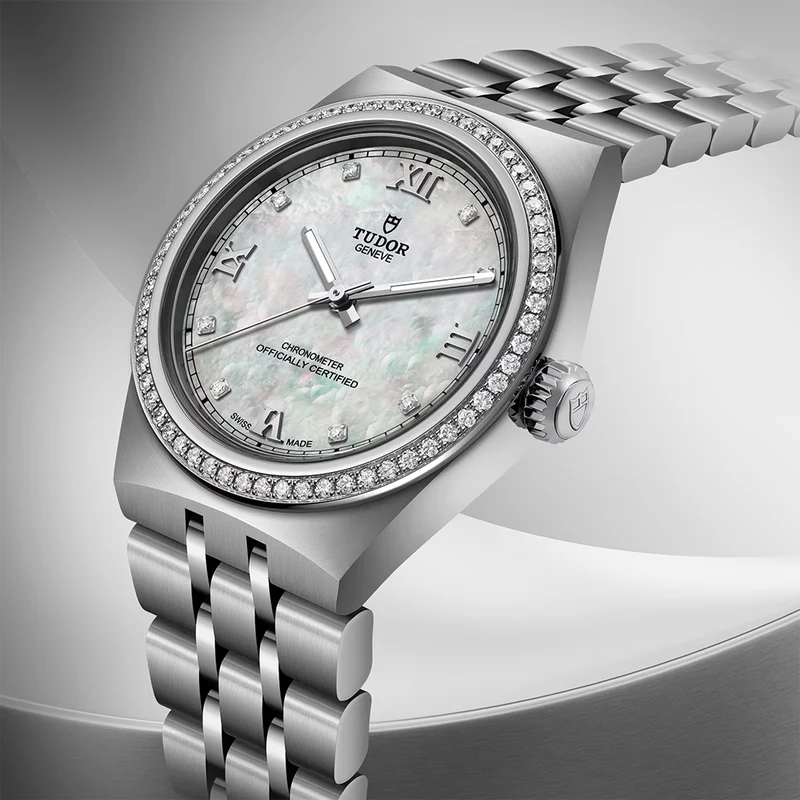 TUDOR Royal 30mm - White, Mother-of-Pearl, Diamond-Set on Bracelet