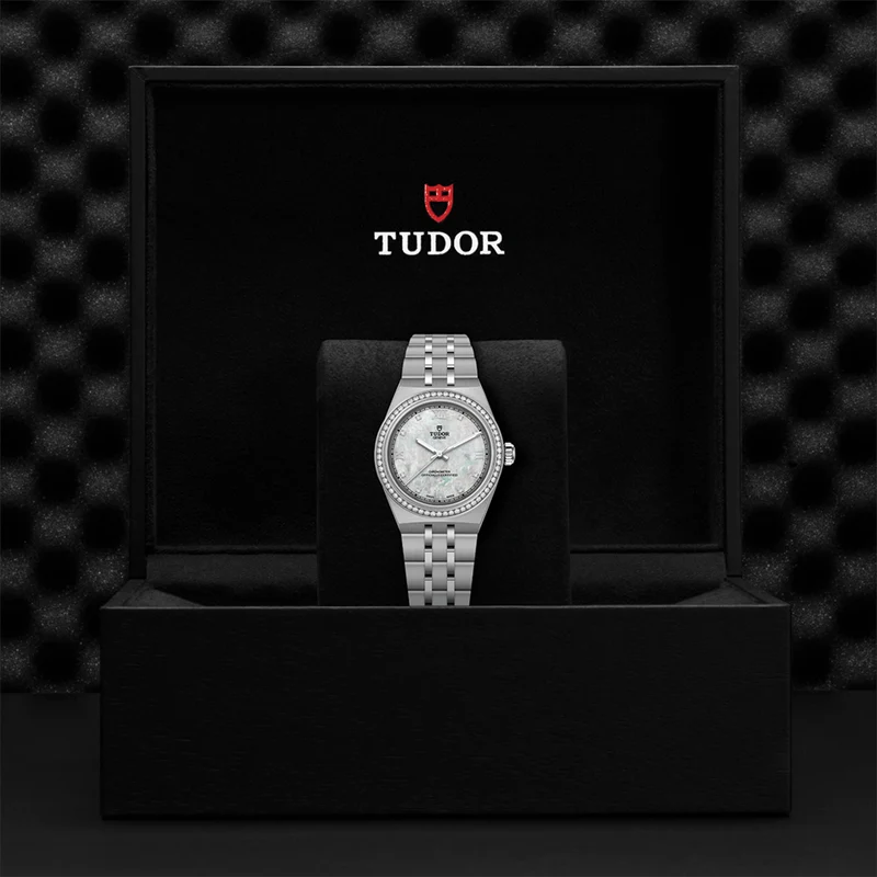 TUDOR Royal 30mm - White, Mother-of-Pearl, Diamond-Set on Bracelet