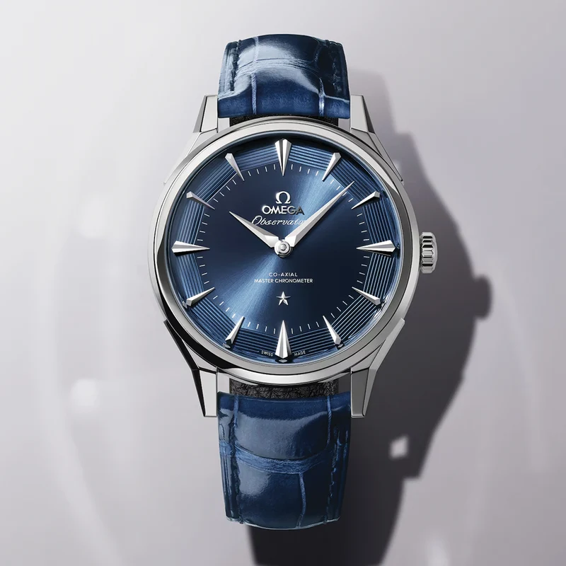 Constellation Observatory 39.4mm - Blue on Leather Strap