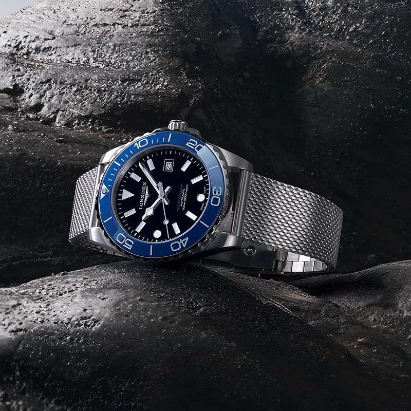 HydroConquest 42mm - Black, Blue Bezel on Mesh Bracelet