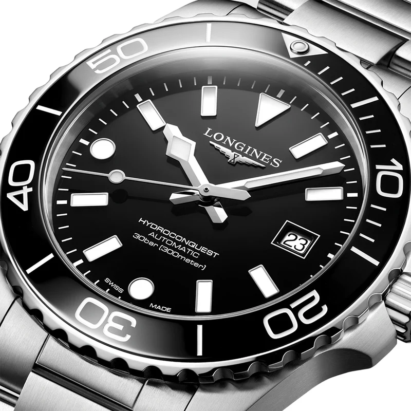HydroConquest 42mm - Black on Bracelet