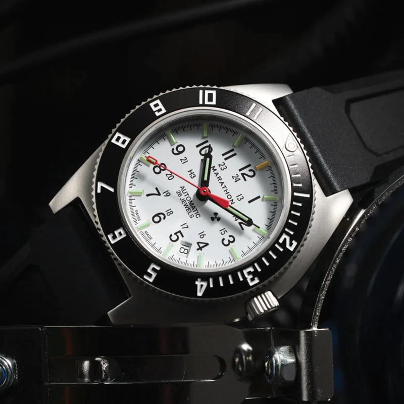 SSNAV-D Arctic Edition 41mm - White on Rubber Strap