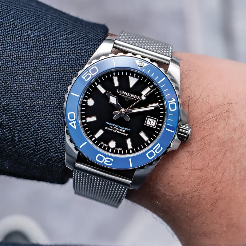 HydroConquest 39mm - Black, Blue Bezel on Mesh Bracelet