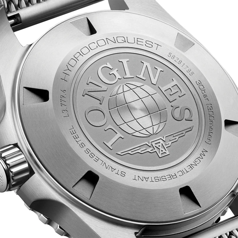HydroConquest 39mm - Black, Blue Bezel on Mesh Bracelet