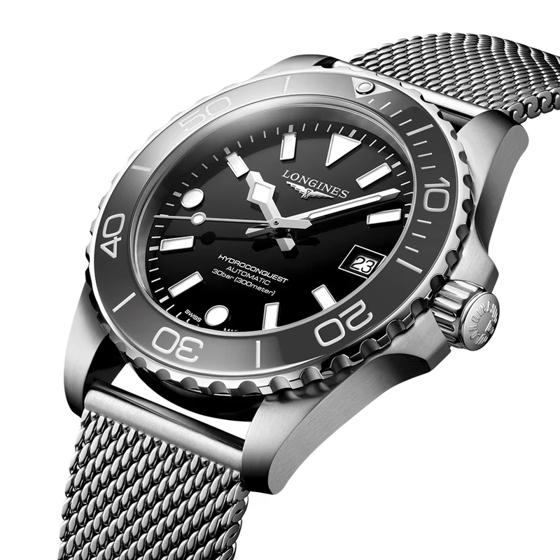 HydroConquest 39mm - Black on Mesh Bracelet
