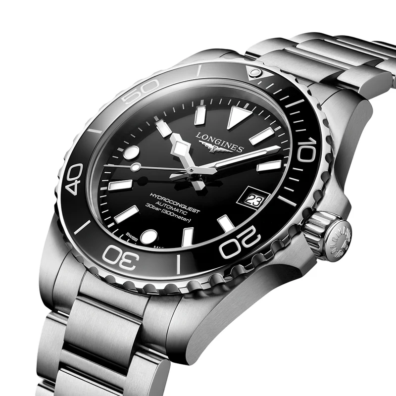 HydroConquest 39mm - Black on Bracelet