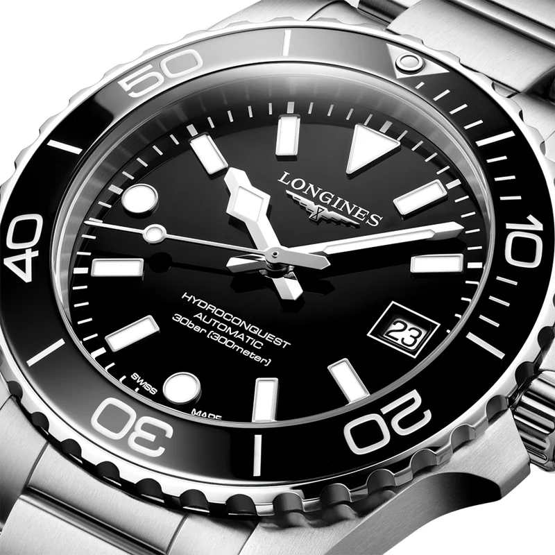 HydroConquest 39mm - Black on Bracelet