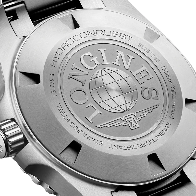 HydroConquest 39mm - Green on Bracelet