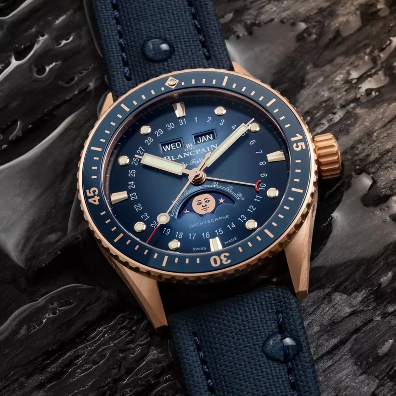 Fifty Fathoms Bathyscaphe Quantième Complet Phases de Lune Red Gold 43mm - Blue on Fabric Strap