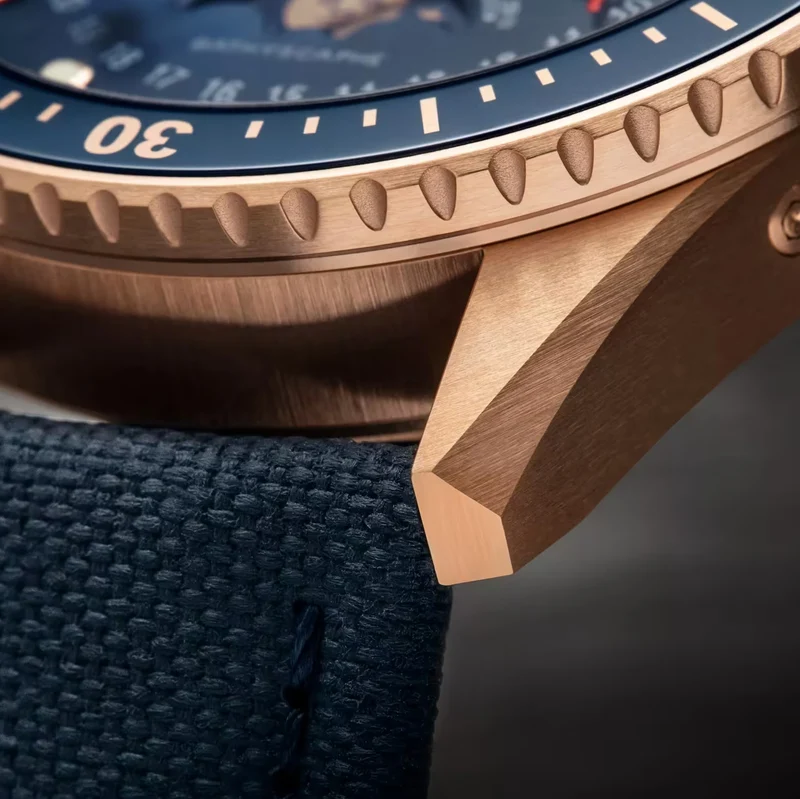 Fifty Fathoms Bathyscaphe Quantième Complet Phases de Lune Red Gold 43mm - Blue on Fabric Strap