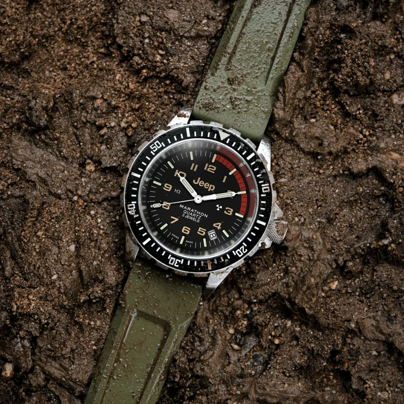 TSAR Diver's Quartz Jeep Rubicon 41mm - Black on Rubber Strap