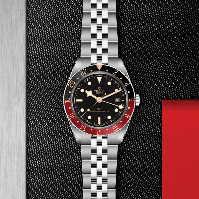Black Bay 58 GMT 39mm - Black, Burgundy Bezel on 5-Link Bracelet