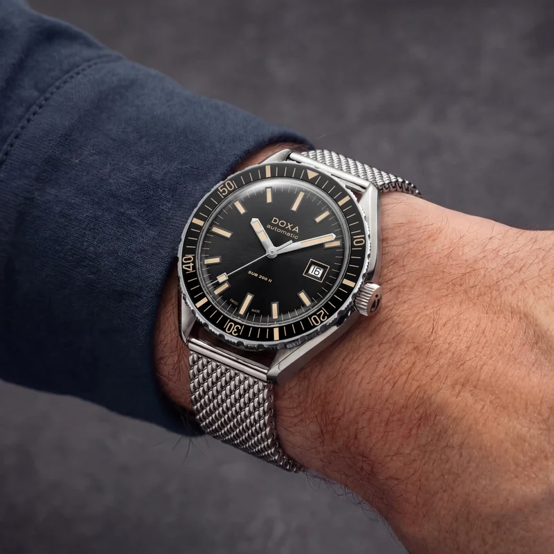 SUB 200 II Sharkhunter Vintage 44mm - Black on Mesh Bracelet