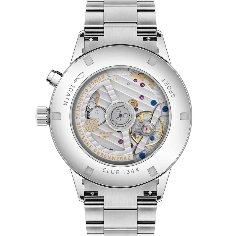 Club Sport Neomatik Worldtimer 40mm - White on Bracelet