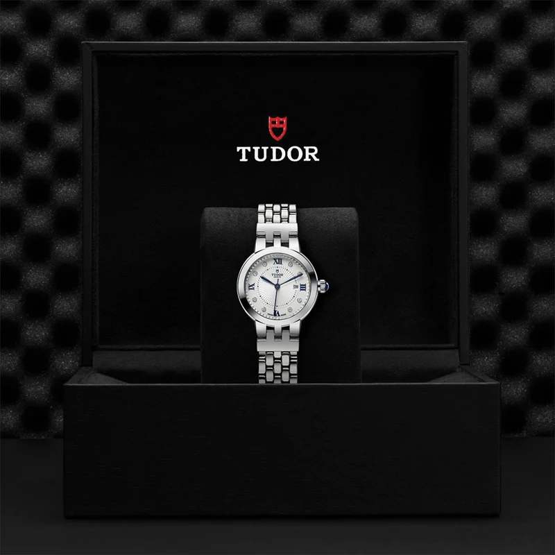 Clair de Rose 30mm - Opaline, Diamond-Set on Bracelet