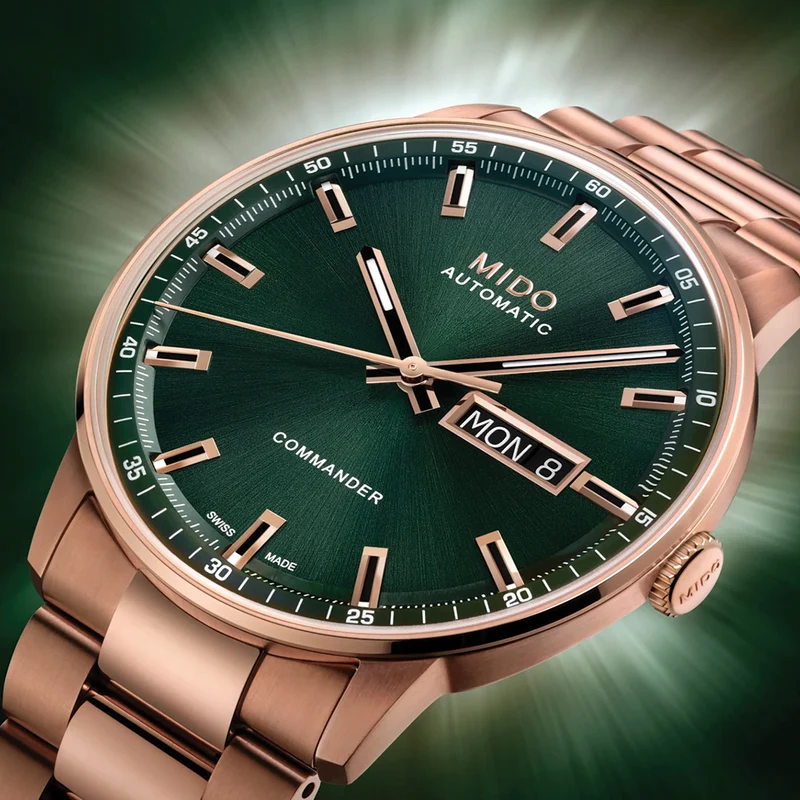 Commander Datoday Rose Gold 40mm - Green on Bracelet