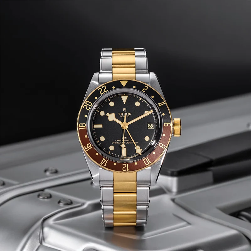Black Bay GMT S&G 41mm - Black on Bracelet