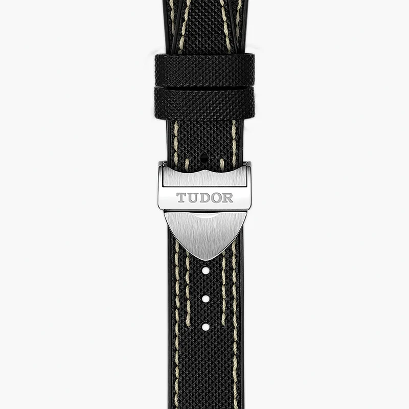Black Bay Pro 39mm - Black on Hybrid Rubber/Leather Strap