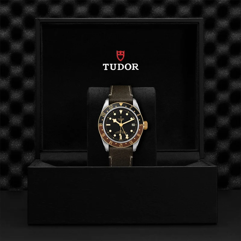 Black Bay GMT S&G 41mm - Black on Leather Strap