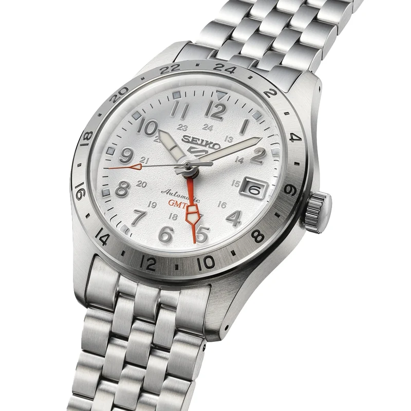 SSK059 5 Sports Field GMT 39.4mm - White on Bracelet