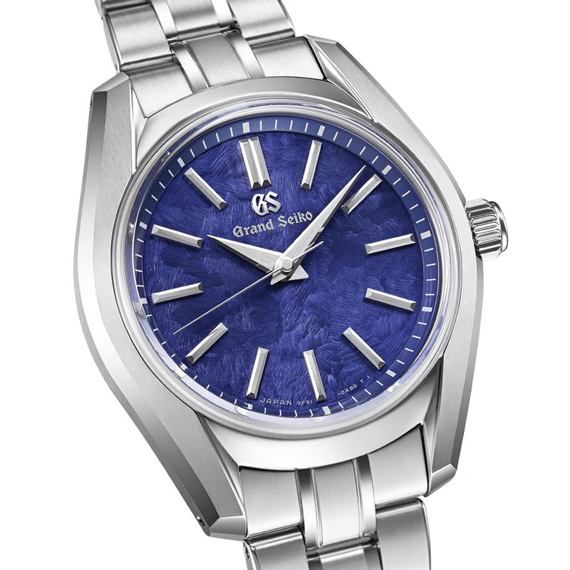 SBGX365 Heritage Quartz 32.2mm - Blue on Bracelet