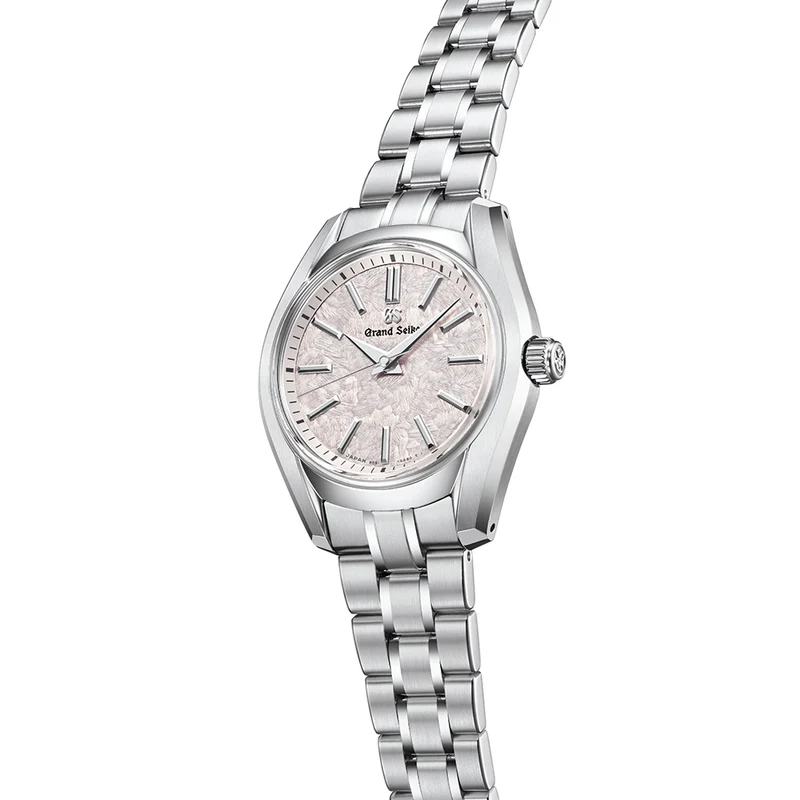 SBGX363 Heritage Quartz 32.2mm - Pink on Bracelet